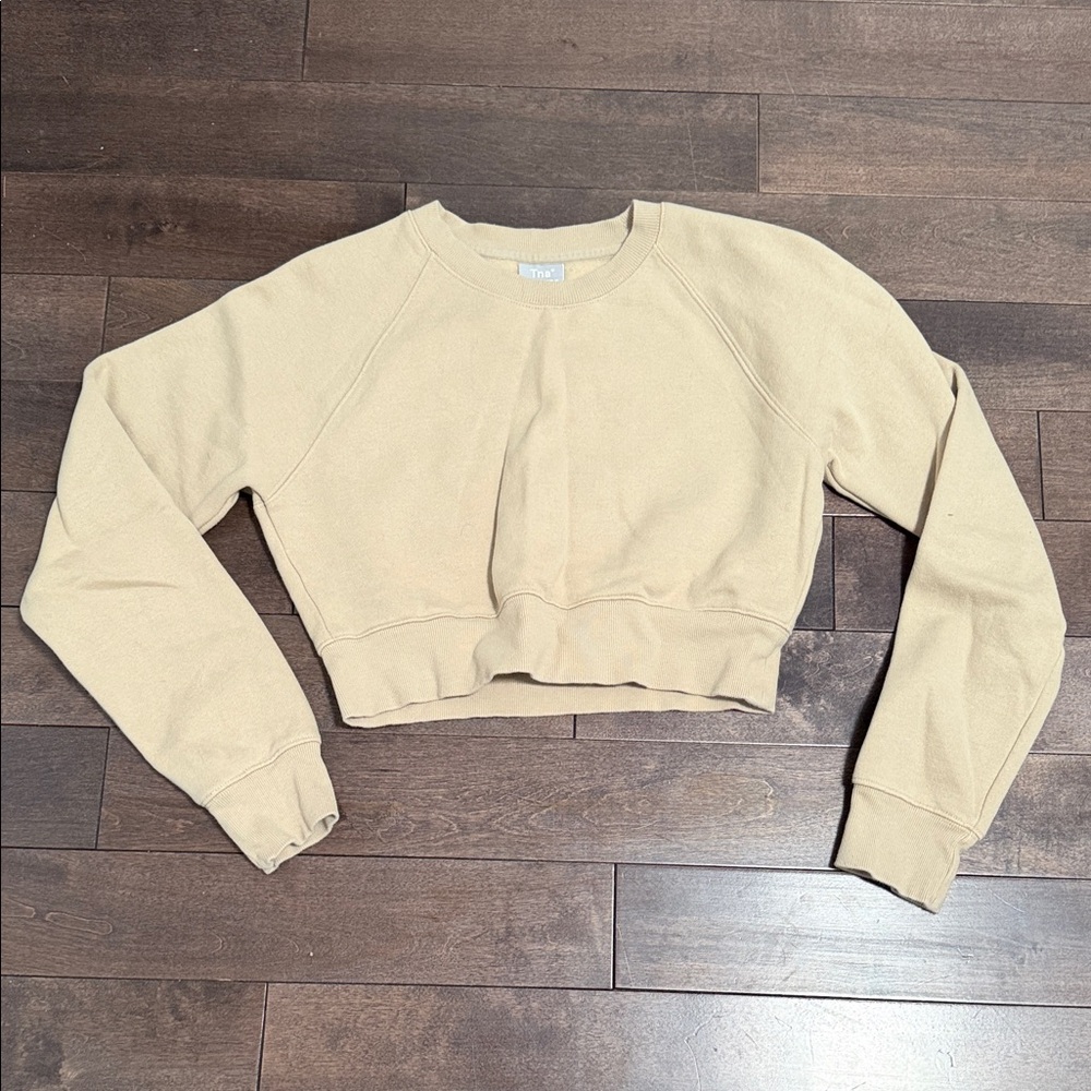 Aritzia cozy fleece perfect cropped sweatshirt olive beige size 2xs like new